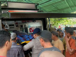 Gerak Cepat Layanan Kemanusiaan, Ambulance Brimob Madago Respons Fasilitasi Pengantaran Jenazah ke Desa Tolongano Donggala