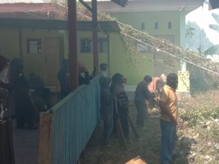 ‎Padat Karya di Desa Karawana Dapat Dukungan TNI-Polri, Warga Antusias Bergotong Royong