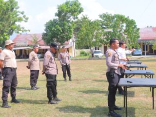 Asah Profesionalisme Personel, Kapolres Sigi Pimpin Latihan Menembak Secara Berkelanjutan