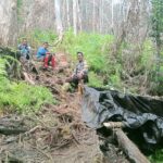 Tim Gabungan Siapkan Bak Air Darurat untuk Percepat Pemadaman Karhutla Gunung Ranindi